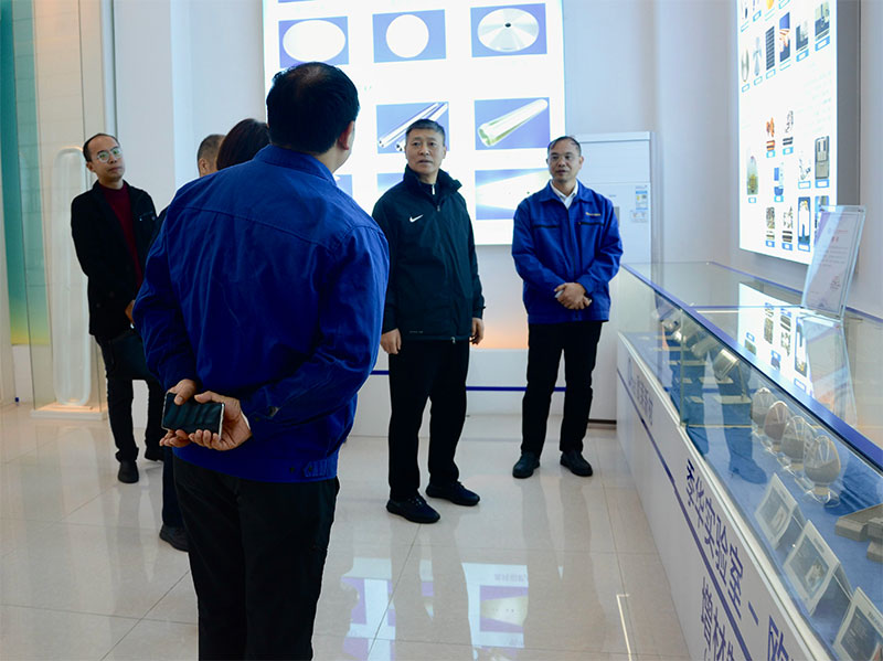 류싱화(중국혁신발전전략연구회 경제연구센터 주임·퉁지대 특임 교수), 오라이신소재 방문 조사